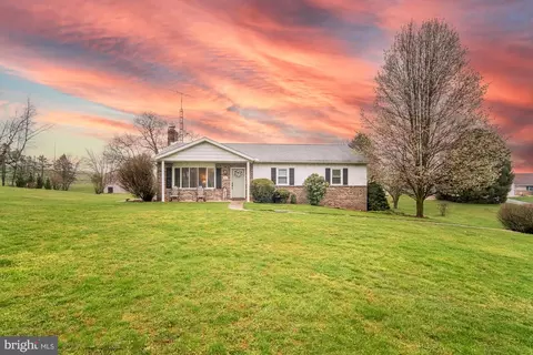 1000 Gebhart Rd, Windsor, PA 17366