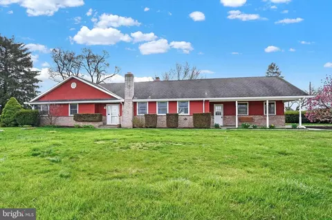 3505 Raintree Rd, York, PA 17404