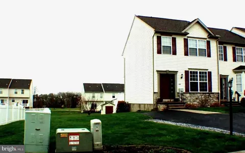 317 Mineral Dr, York, PA 17408