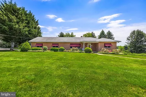 63 Singer Rd, New Freedom, PA 17349