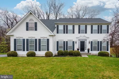 26 Tree Hollow Dr, Shrewsbury, PA 17361