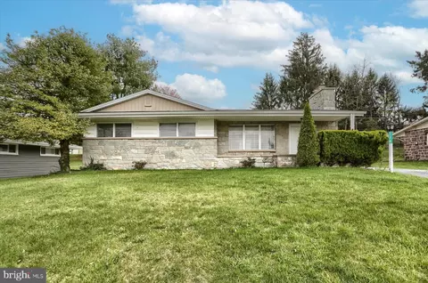 114 Sunset Dr, New Cumberland, PA 17070
