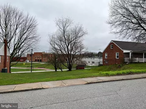 520 S Pine St, Red Lion, PA 17356