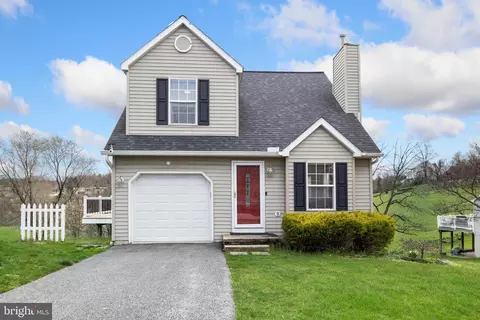 748 Blossom Hill Ln, Dallastown, PA 17313