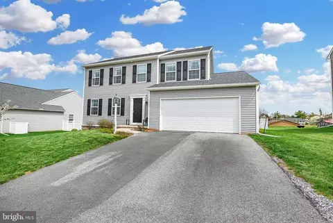 1810 Fountain Rock Dr, Dover, PA 17315