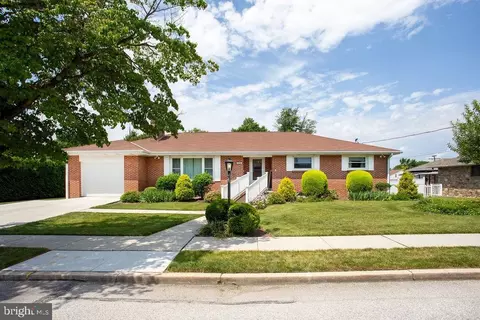 140 N Stephen Pl, Hanover, PA 17331