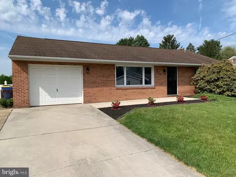 220 Skyview Dr, York, PA 17406