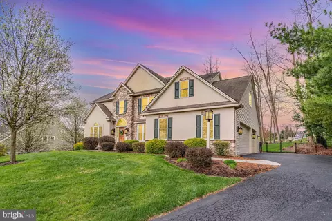 24 Jennifer Ln, Dillsburg, PA 17019