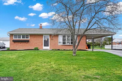 2503 Berkshire Ln, Dover, PA 17315