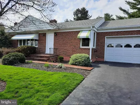 1867 Altland Ave, York, PA 17404