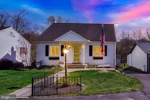 1270 Conewago Ave, Manchester, PA 17345