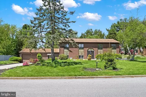 286 Bradley Cir, New Cumberland, PA 17070