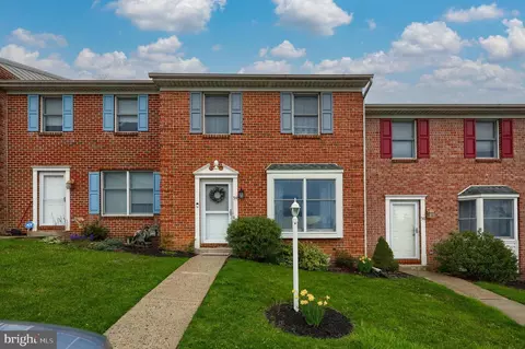 54 Hunters Run Ct, Red Lion, PA 17356