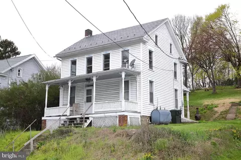 385 Springvale Rd, Red Lion, PA 17356