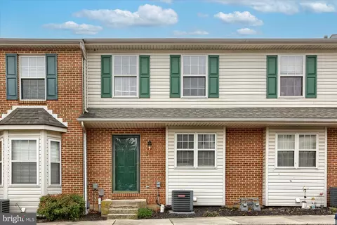 305 Country Club Rd #305, Red Lion, PA 17356