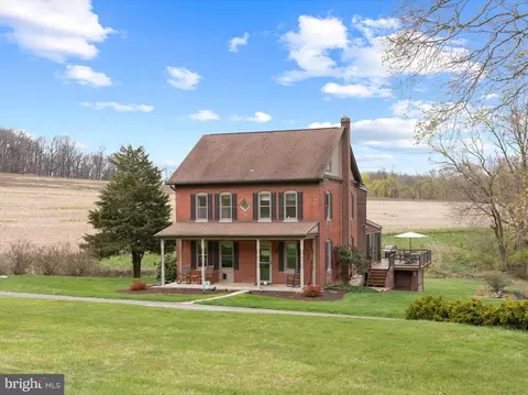 1592 Marburg Rd, Spring Grove, PA 17362