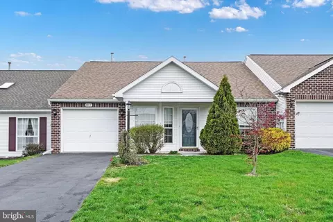 2817 Tonys Dr, York, PA 17408