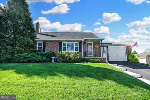 2470 Beeler Ave, York, PA 17408