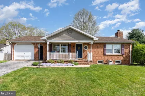 3061 Muirfield Rd, Dover, PA 17315