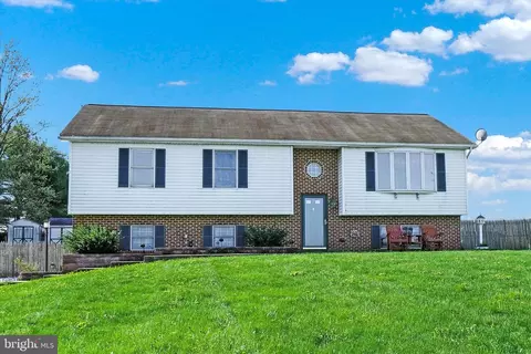 6442 Walker Rd, Stewartstown, PA 17363