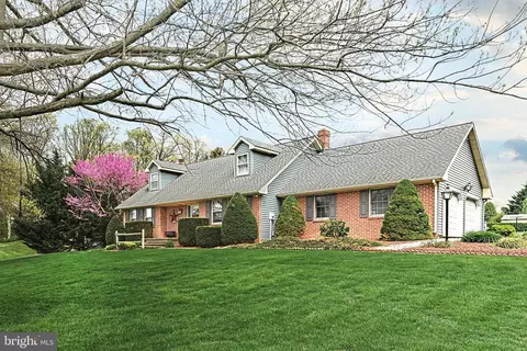 6336 Straw Acres Rd, Spring Grove, PA 17362