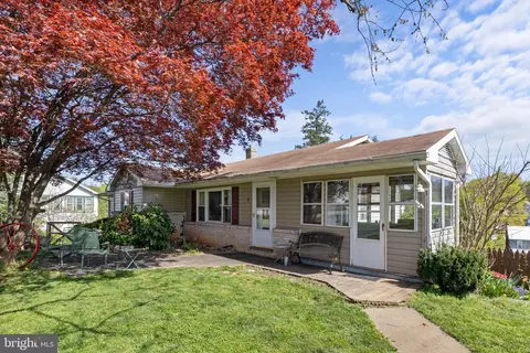 1 E High St, Windsor, PA 17366