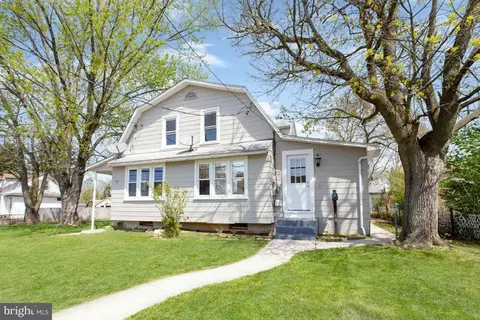 18 Beck Mill Rd, Hanover, PA 17331