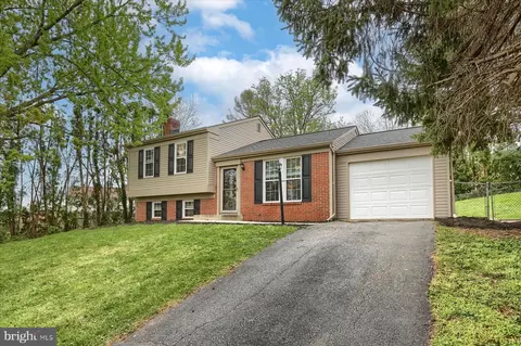 310 Rita Rd, York, PA 17402