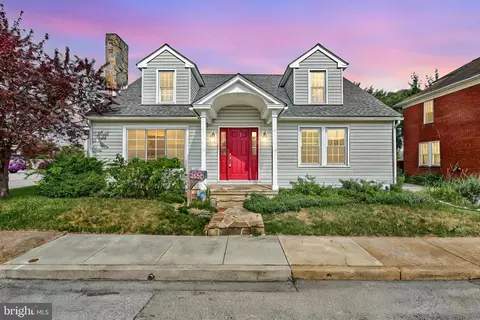 63 George St, Hanover, PA 17331
