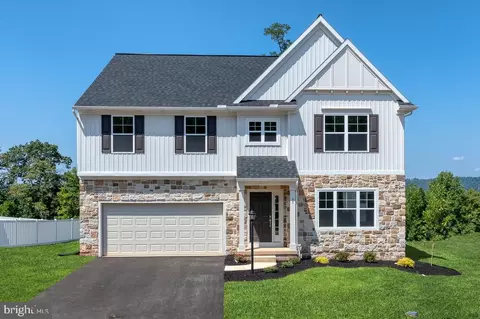 65 Red Maple Dr, Etters, PA 17319