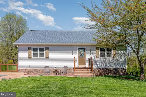 709 Riverview Dr, Etters, PA 17319