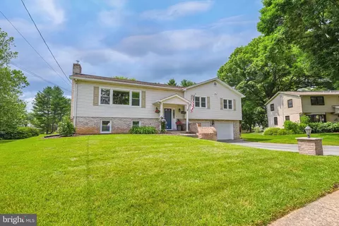 4003 Robinwood Rd, York, PA 17402