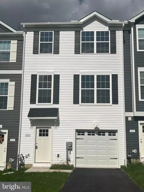 113 Overlook Dr #61C, Hanover, PA 17331