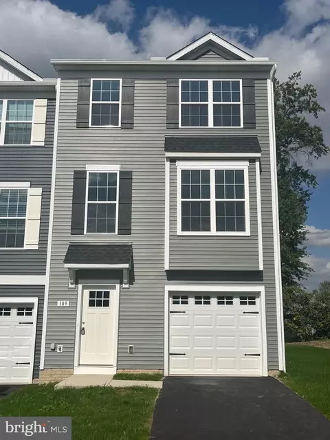 109 Overlook Dr #61A, Hanover, PA 17331