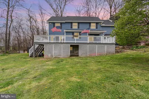 16729 Round Hill Church Rd, Stewartstown, PA 17363