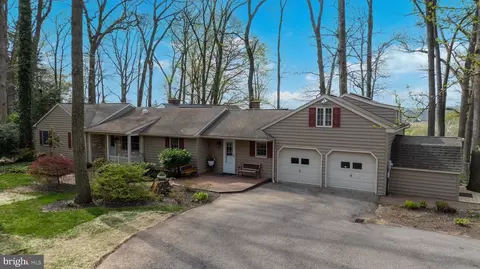 121 Woodland Rd, York, PA 17403
