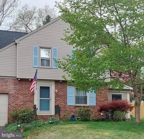 1562 Clover Ln, York, PA 17403