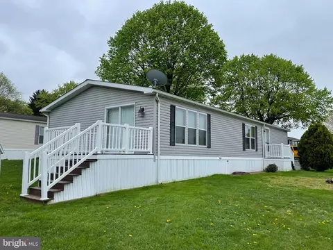 126 Rain Dove Dr, Red Lion, PA 17356