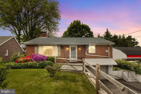 2814 Carlisle Rd, York, PA 17408
