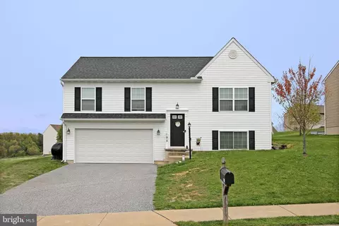195 Bryn Way, Mount Wolf, PA 17347