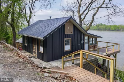 5433 River Dr, York, PA 17406