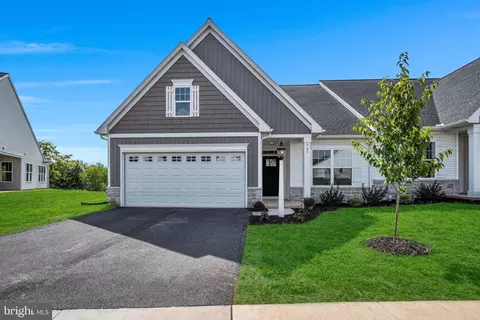 903 Shadowbrooke Dr, Dover, PA 17315