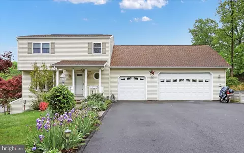 130 Bobby Jones Dr, Etters, PA 17319