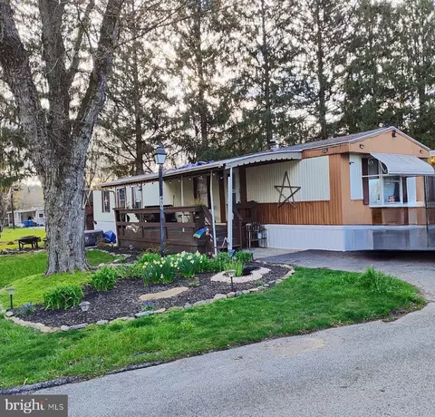 456 Clover Dr, York, PA 17406