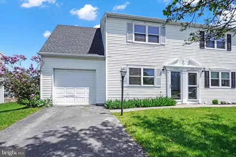 3123 Glen Hollow Dr #13A, Dover, PA 17315