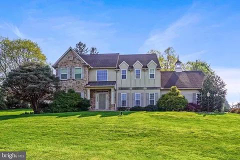 234 Creekwood Dr, York, PA 17407