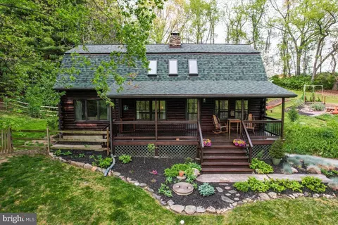 896 Frogtown Rd, Hanover, PA 17331