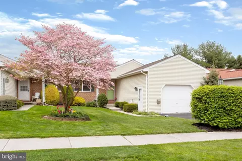 212 Kennedy Ct, Hanover, PA 17331