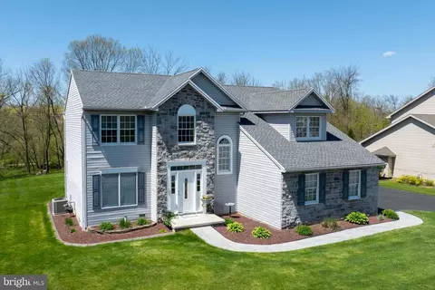 1505 Greenmeadow Dr, York, PA 17408