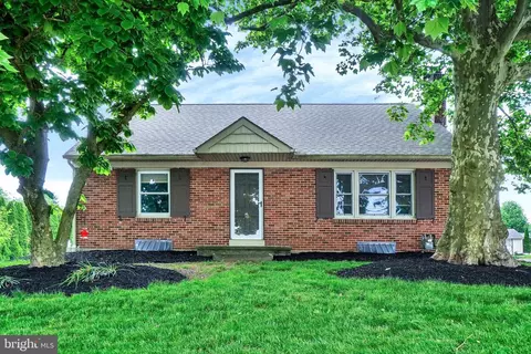 301 N Main St, Manchester, PA 17345